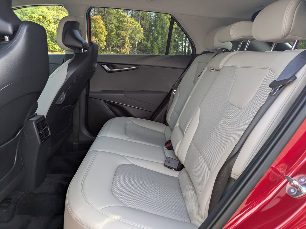 Used 2025 Kia Niro EX image 14