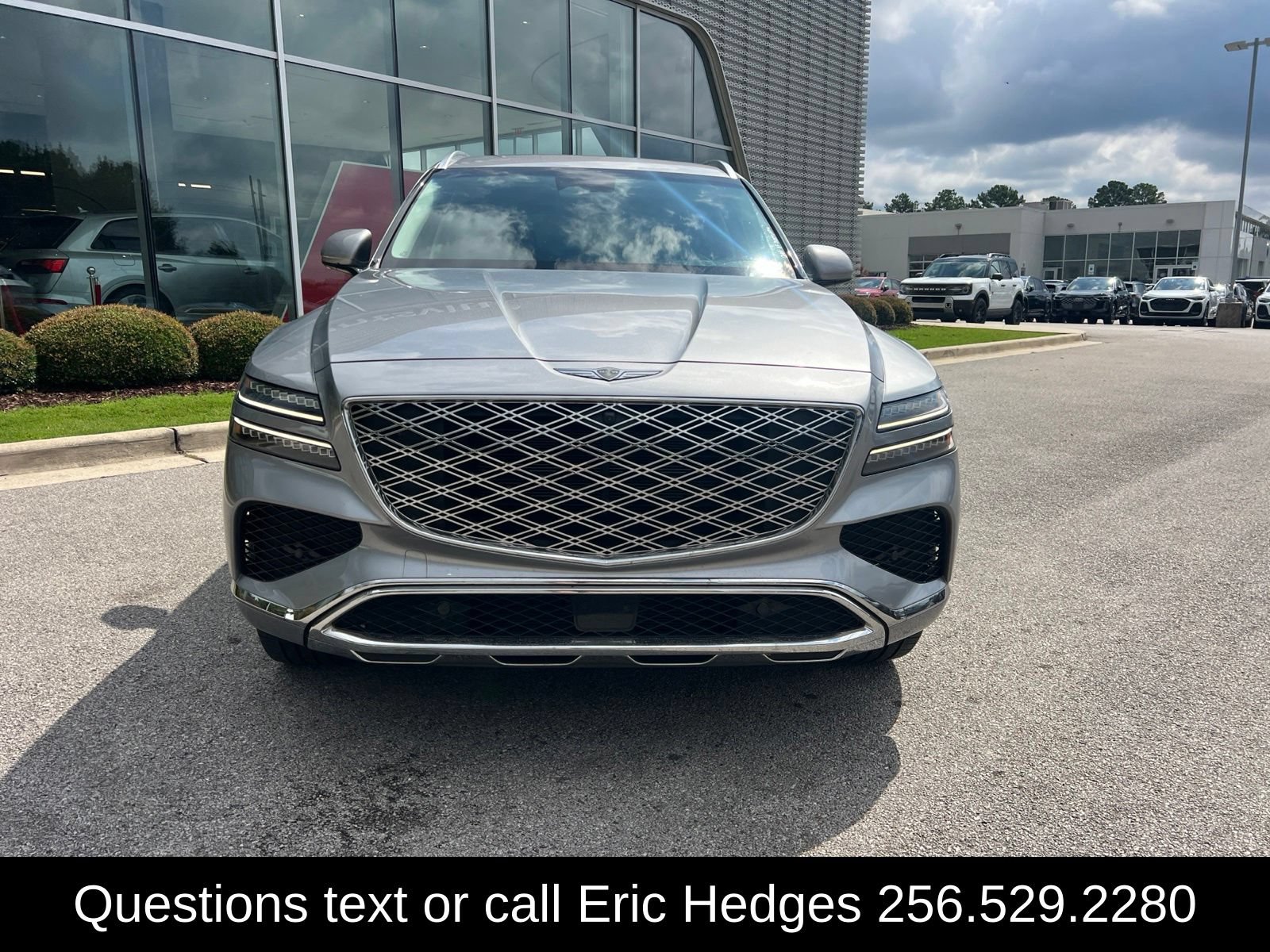 Used 2025 Genesis GV80 2.5T Prestige AWD/4WD image 2