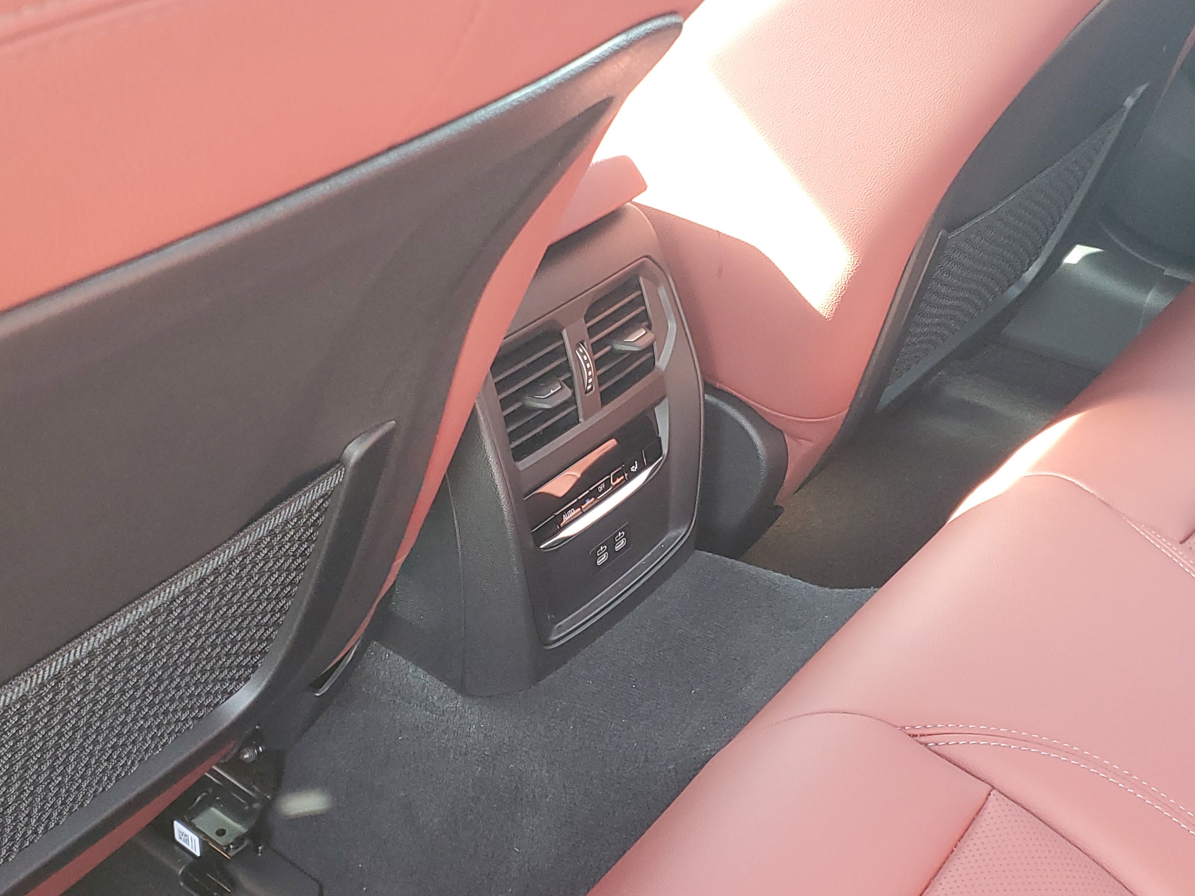 Used 2024 BMW i4 eDrive40 w/ M Sport Package image 25