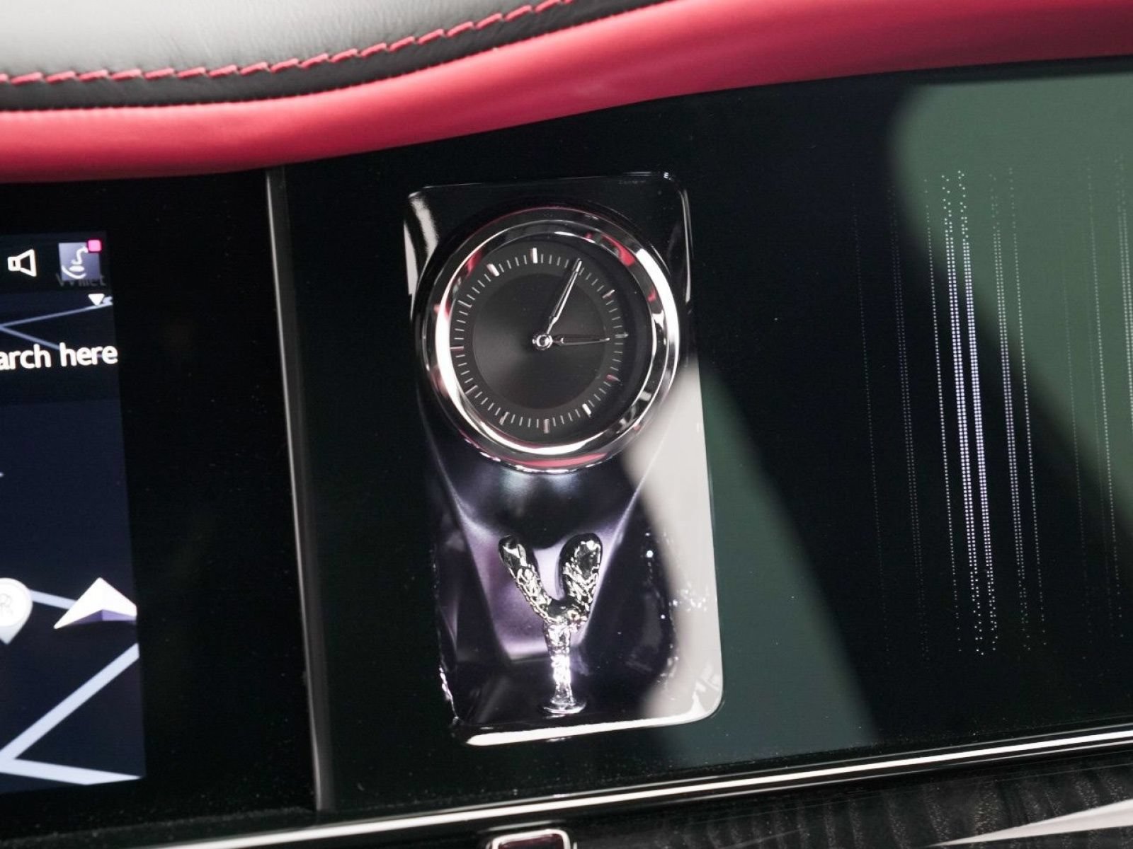 Certified 2025 Rolls-Royce Cullinan AWD/4WD image 33