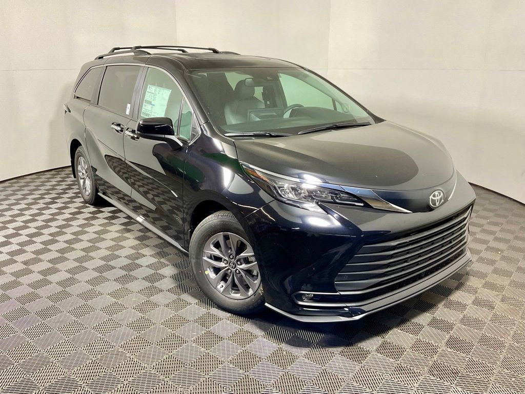 New 2026 Toyota Sienna XLE image 5
