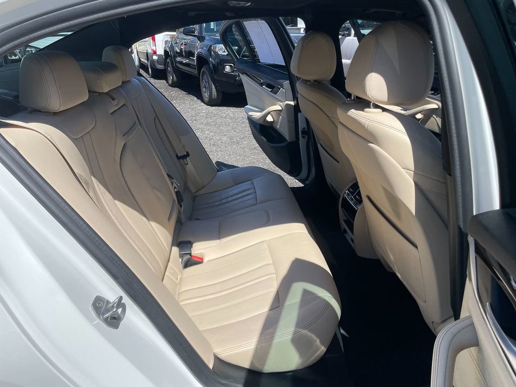Used 2020 BMW 530i xDrive w/ Convenience Package AWD/4WD image 27