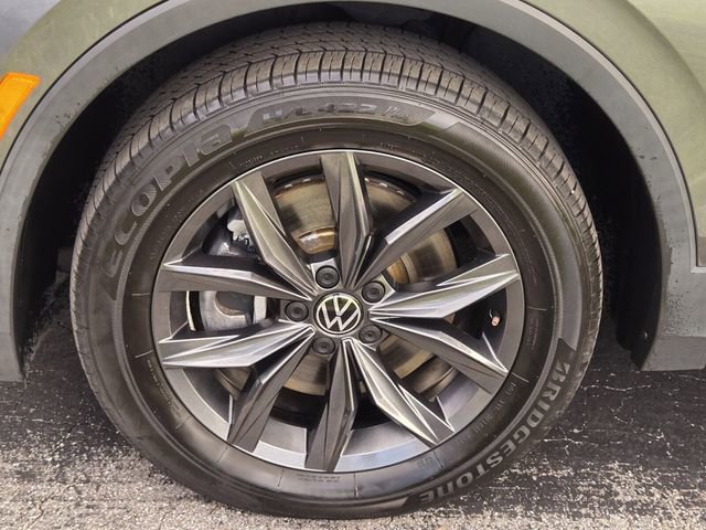 Certified 2023 Volkswagen Tiguan SE FWD image 10