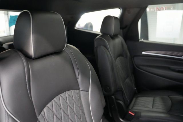 Used 2024 Buick Enclave Avenir image 22