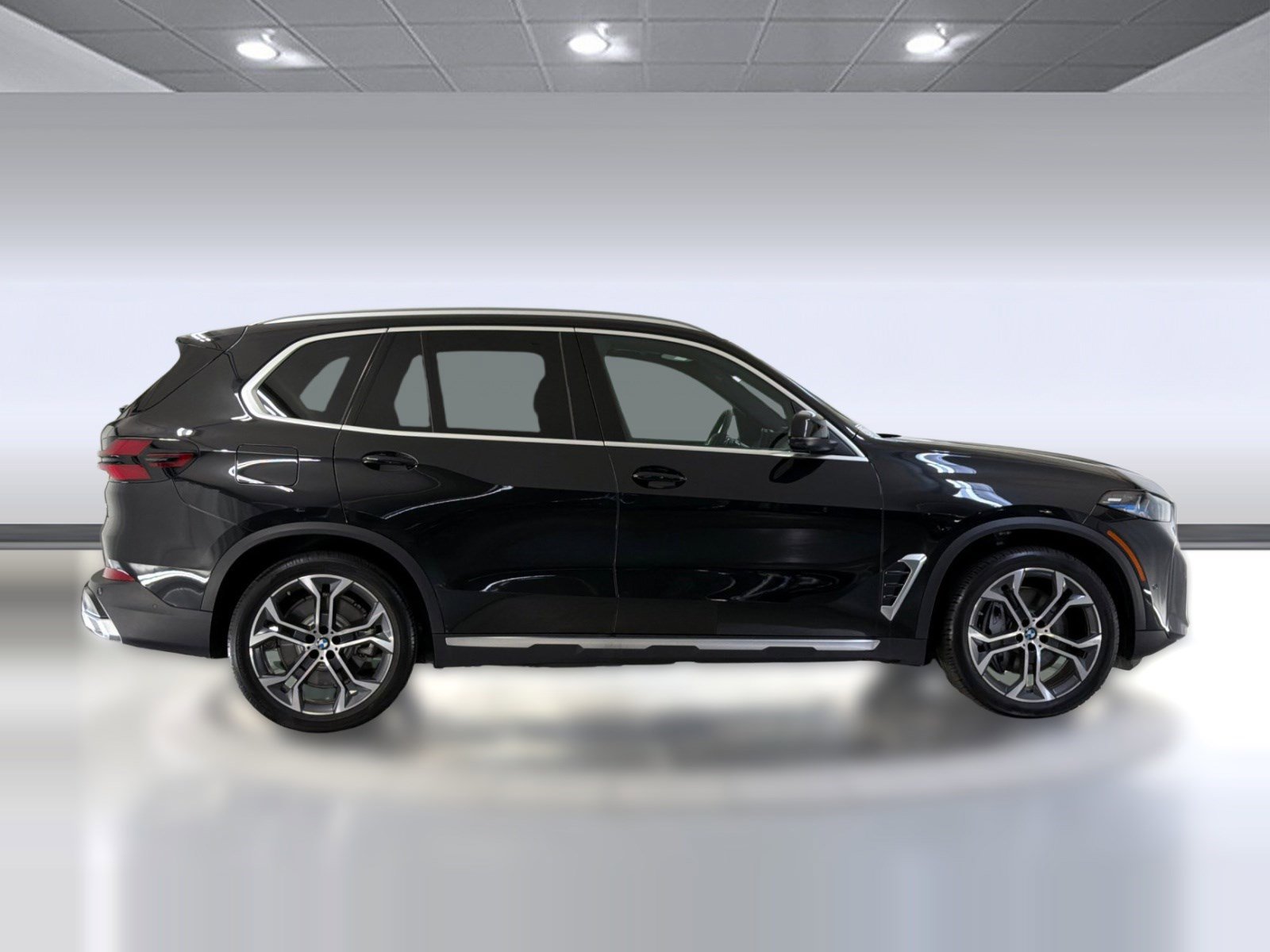 New 2026 BMW X5 xDrive50e w/ Parking Assistance Package AWD/4WD image 8