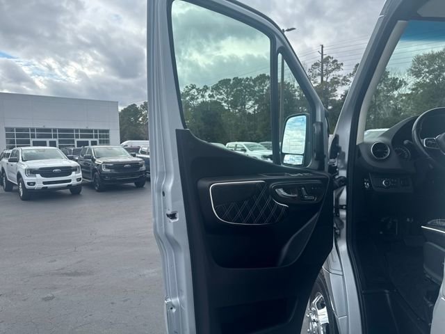 Used 2023 Mercedes-Benz Sprinter 3500 image 11