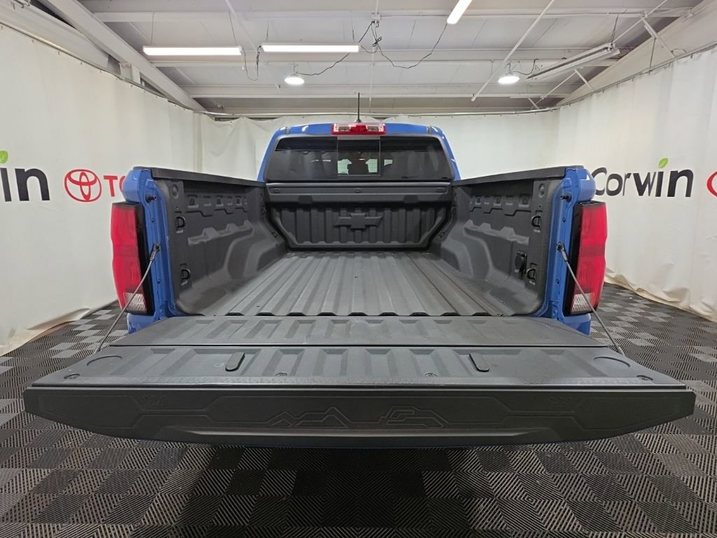 Used 2025 Chevrolet Colorado ZR2 w/ Technology Package AWD/4WD image 6