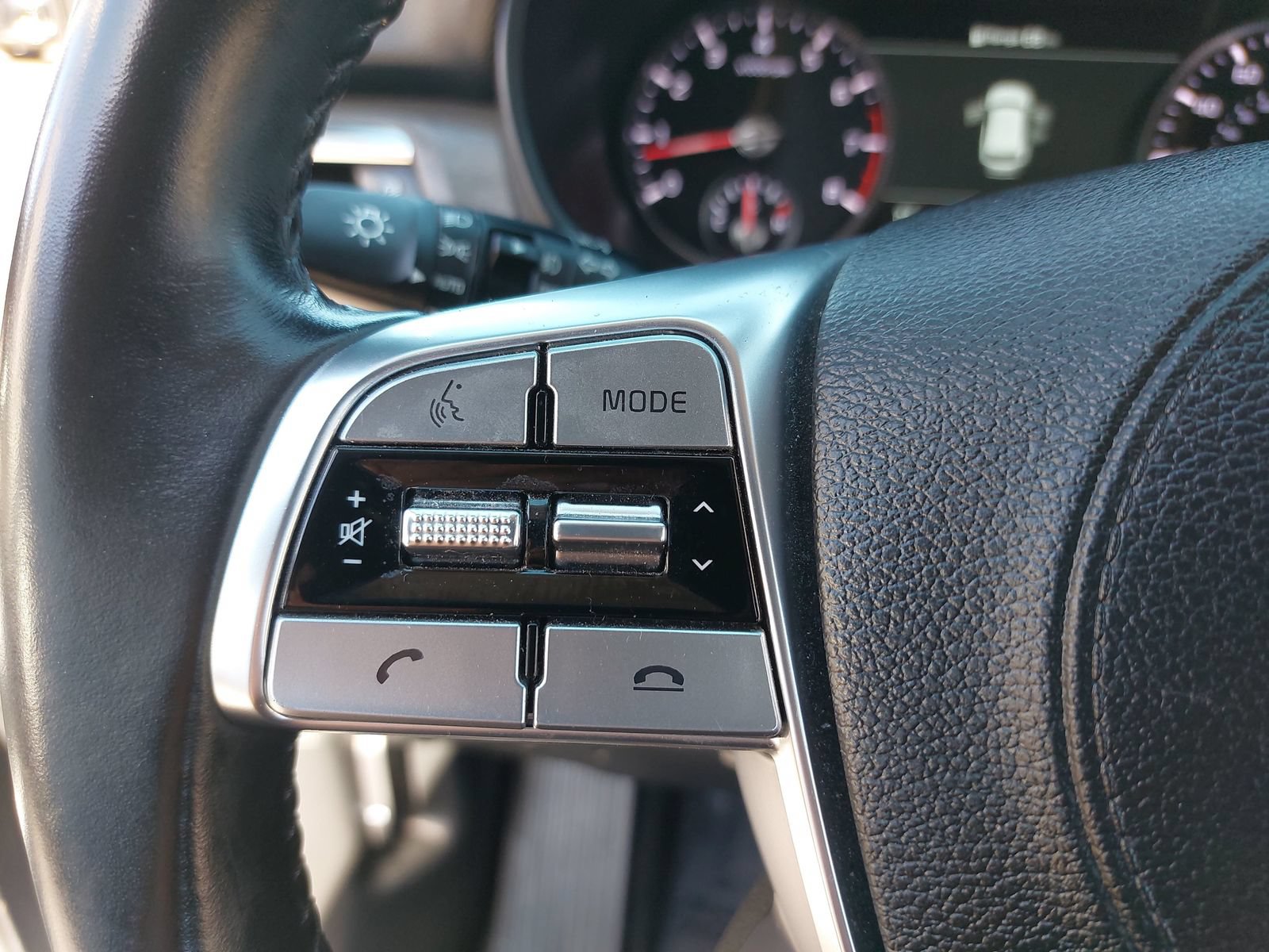 Used 2021 Kia Telluride SX w/ Towing Package FWD image 19