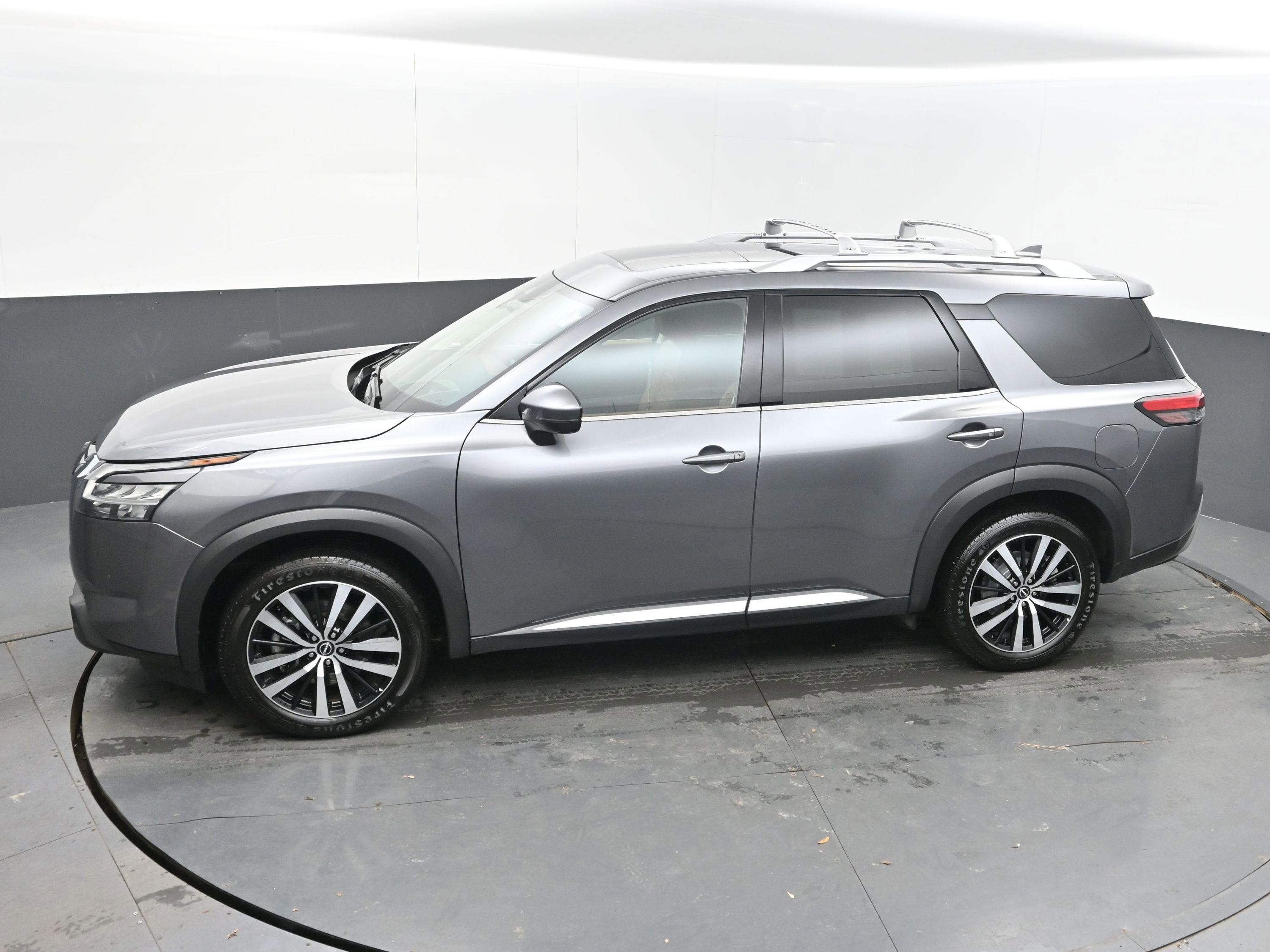 Used 2023 Nissan Pathfinder Platinum w/ Cargo Package image 33