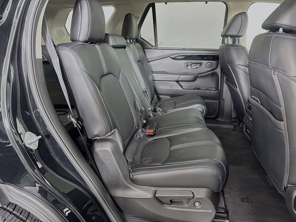 Certified 2023 Honda Pilot Touring image 23