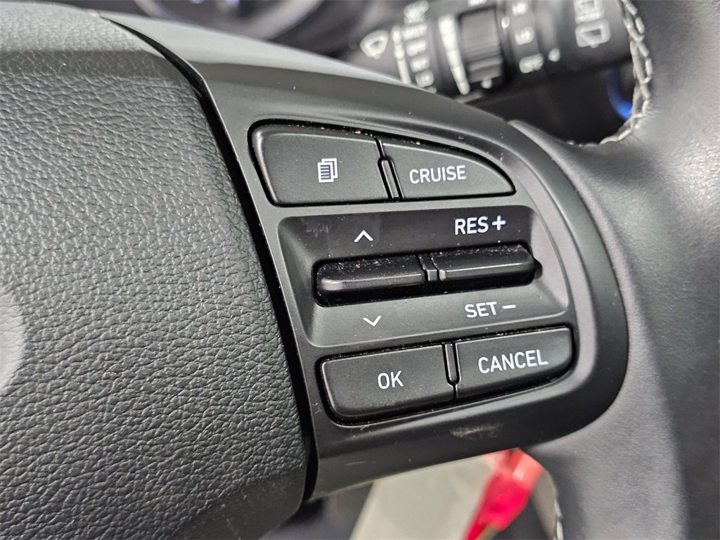 Used 2022 Hyundai Venue SEL image 25