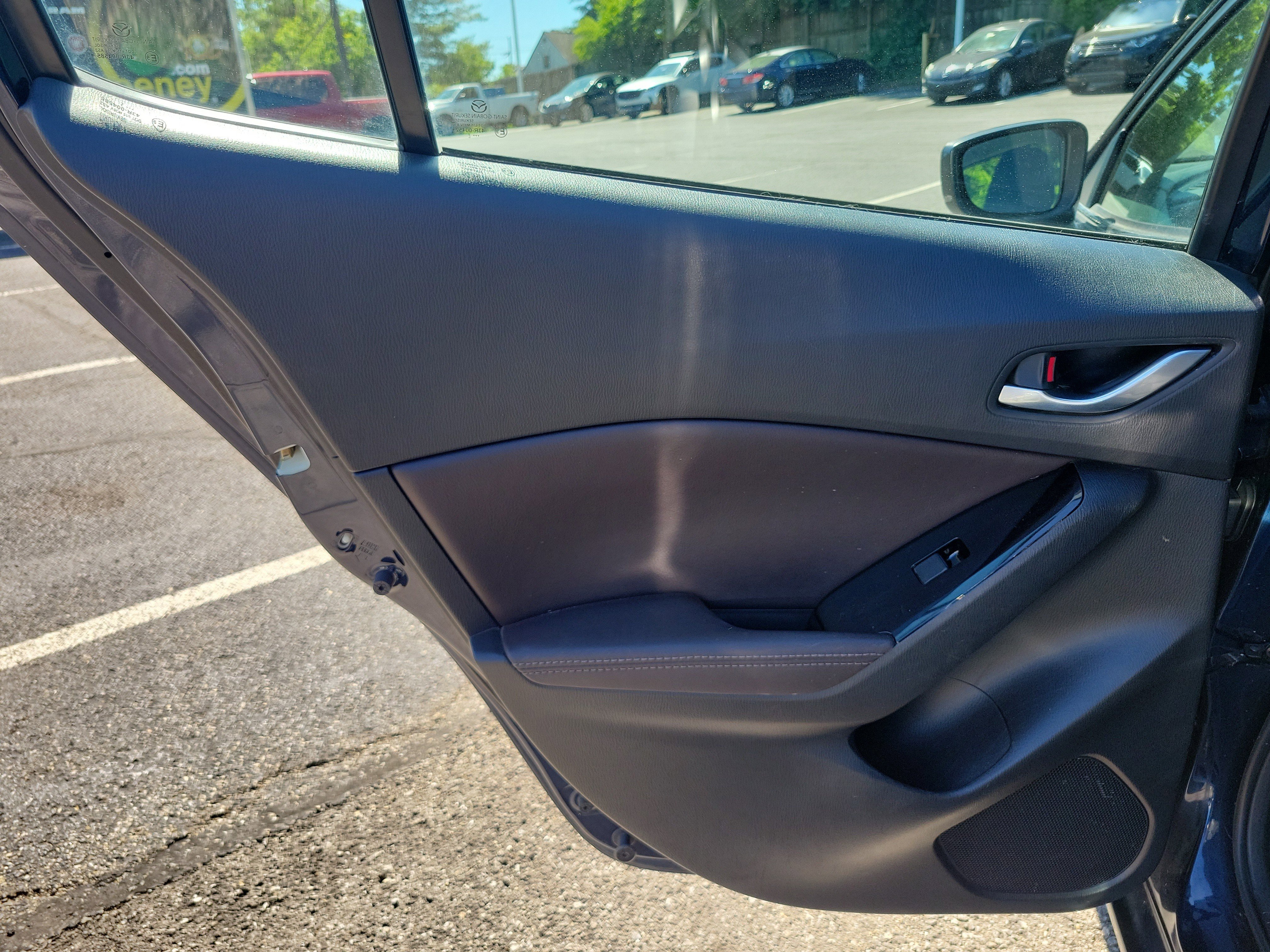Used 2017 MAZDA MAZDA3 Touring FWD image 17
