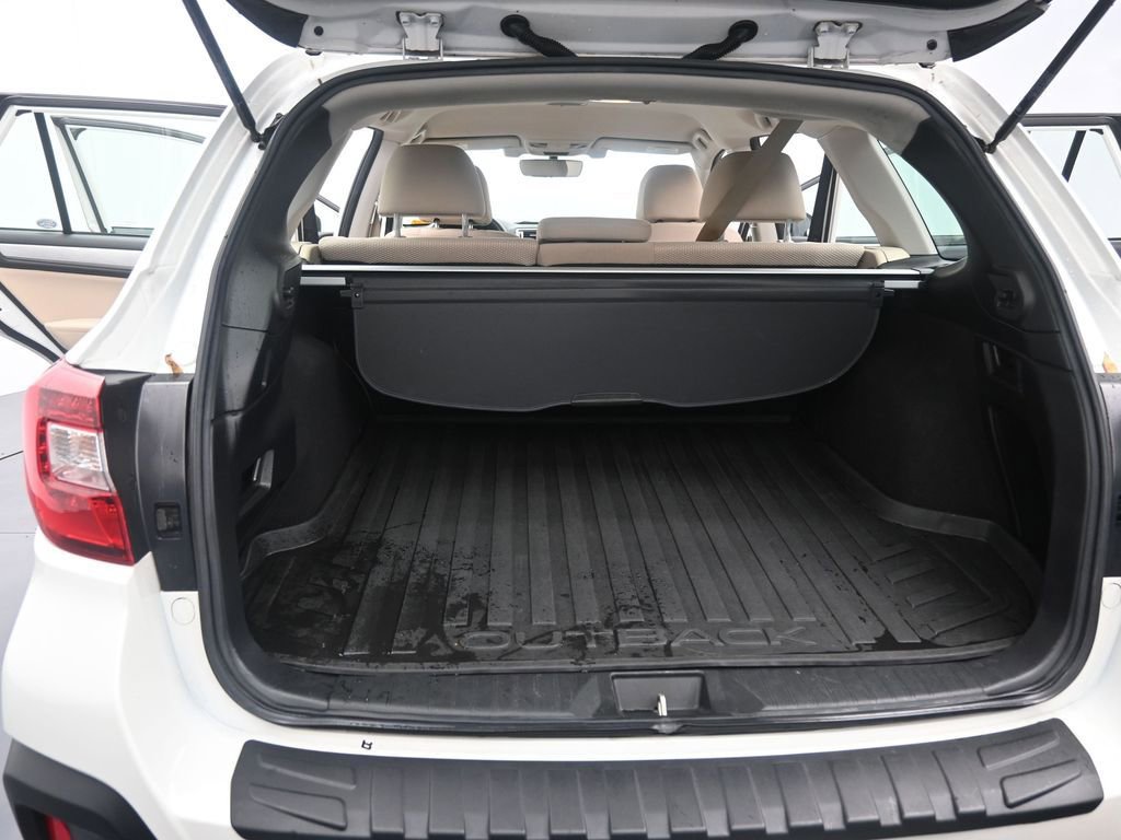 Used 2019 Subaru Outback 2.5i image 10
