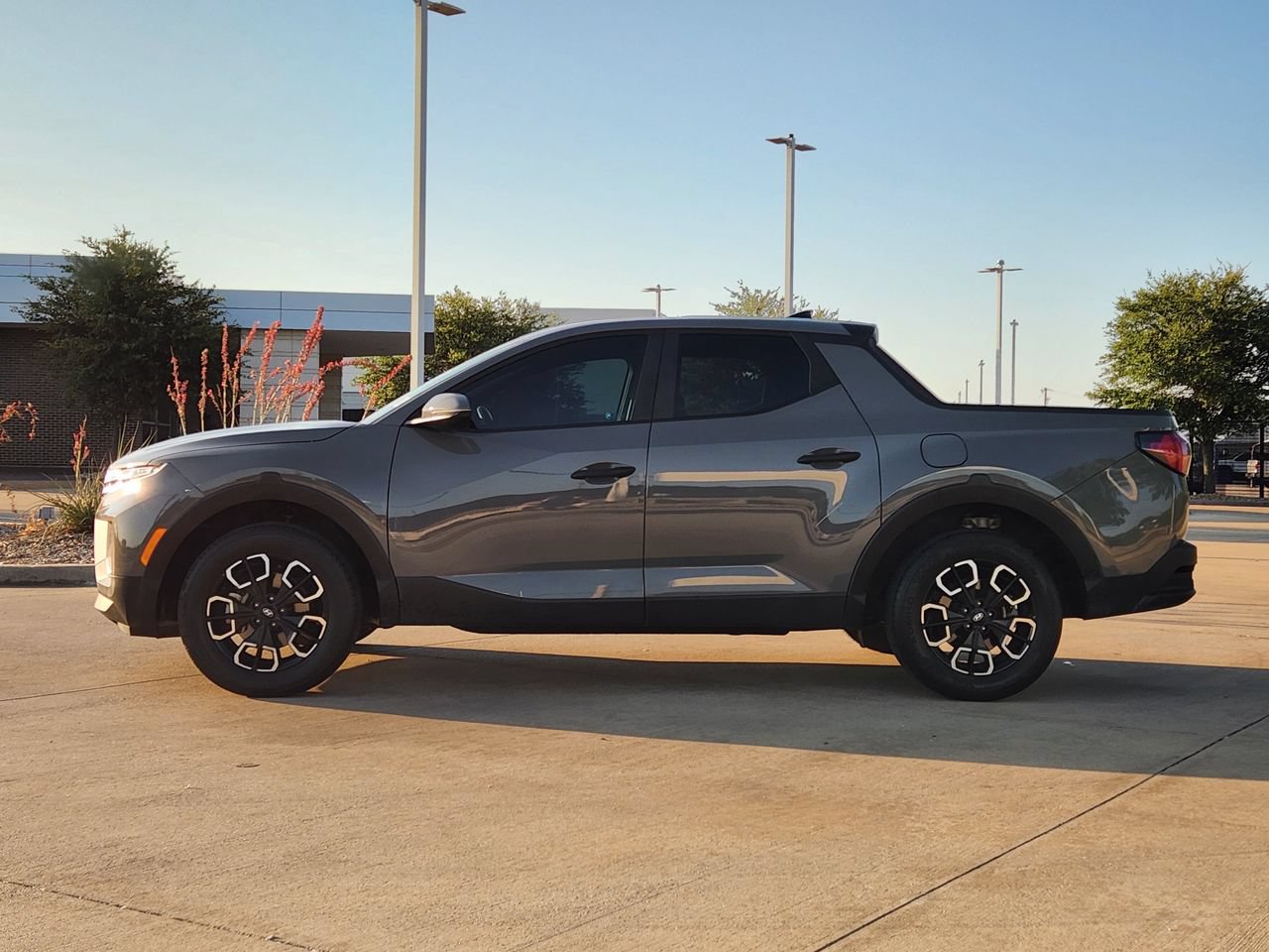 Used 2024 Hyundai Santa Cruz SEL FWD image 4