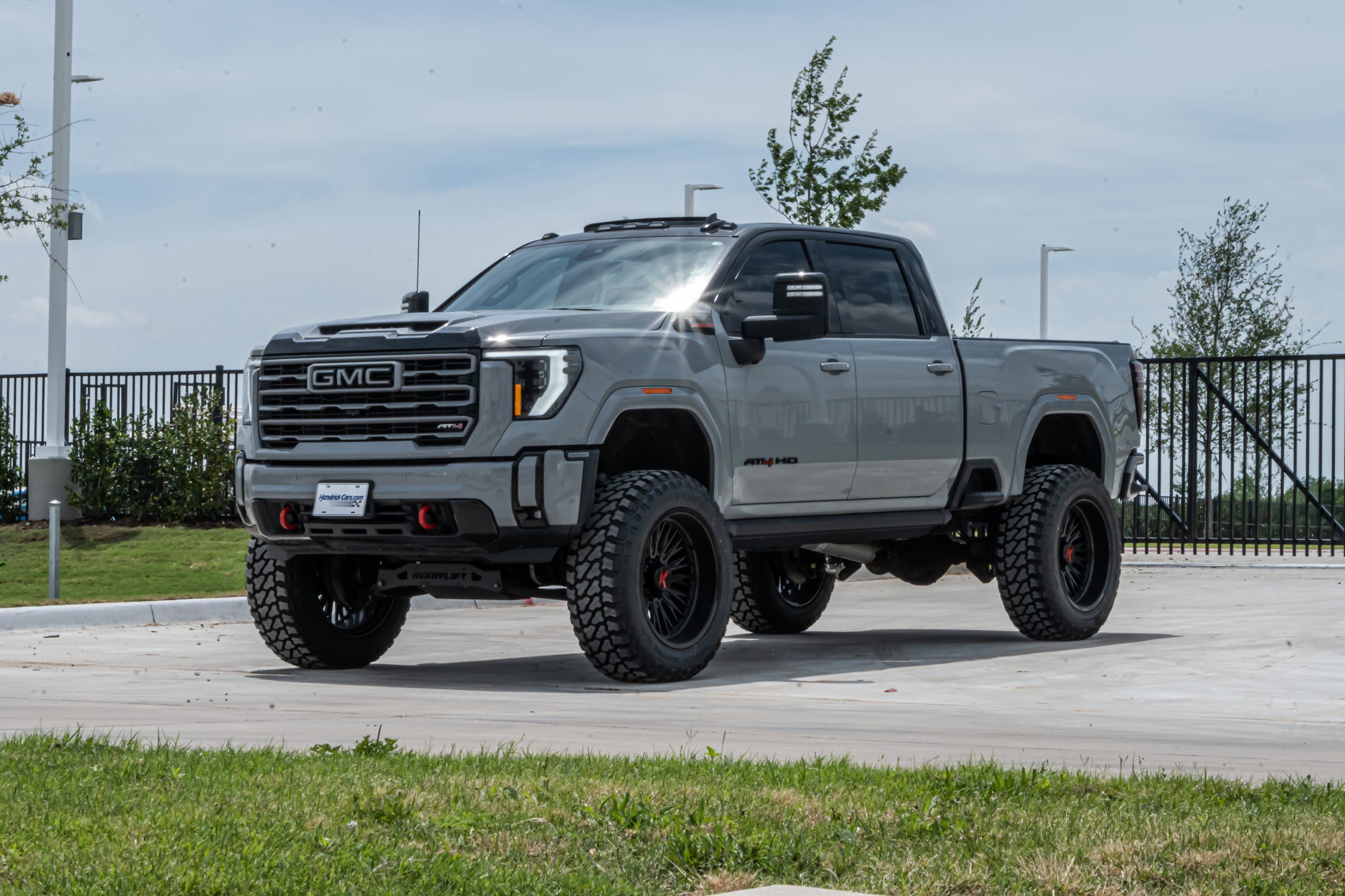 Used 2024 GMC Sierra 2500 AT4 w/ AT4 Premium Plus Package AWD/4WD image 5