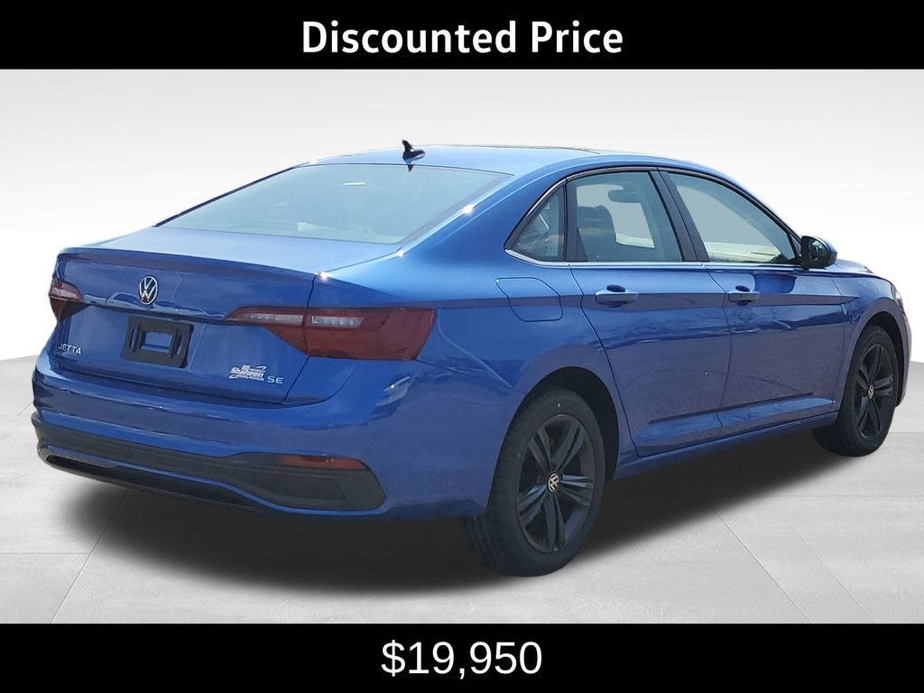 Used 2023 Volkswagen Jetta SE image 3