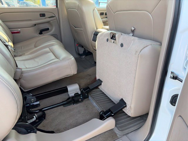 Used 2007 GMC Sierra 2500 SLT w/ Heavy-Duty Power Package RWD image 48