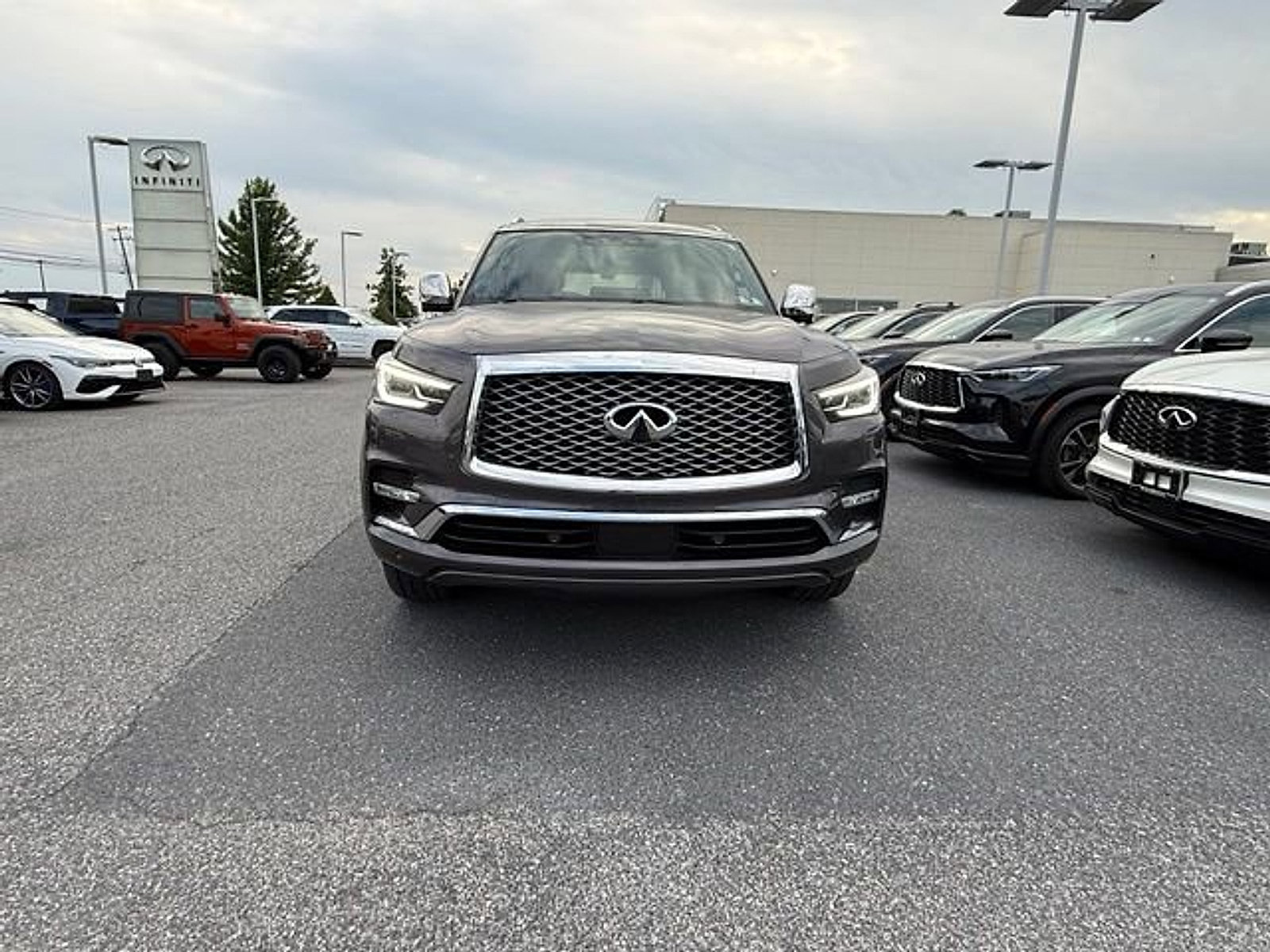 Certified 2024 INFINITI QX80 Sensory w/ Cargo Package AWD/4WD image 4