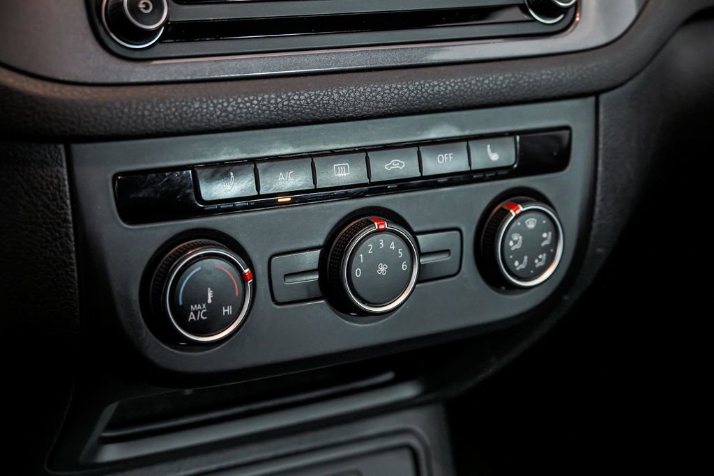 Used 2017 Volkswagen Tiguan S image 20