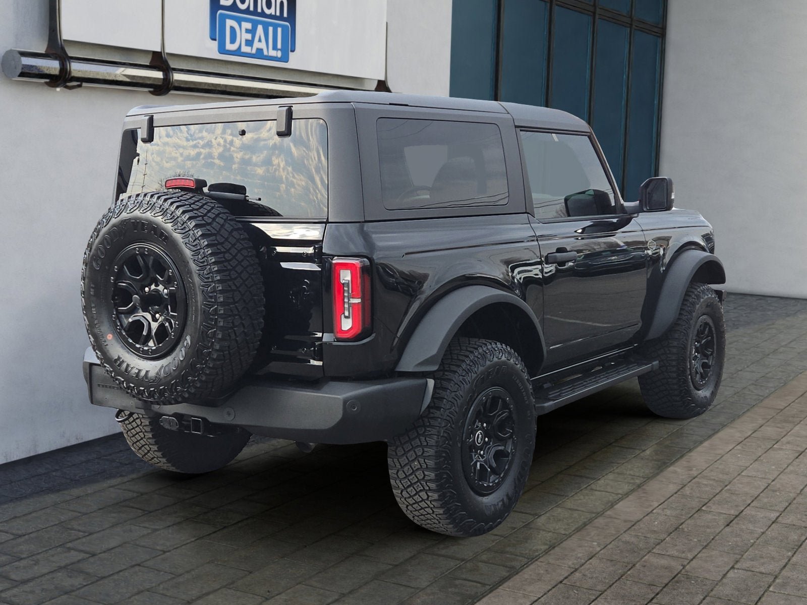 Certified 2023 Ford Bronco Wildtrak image 3