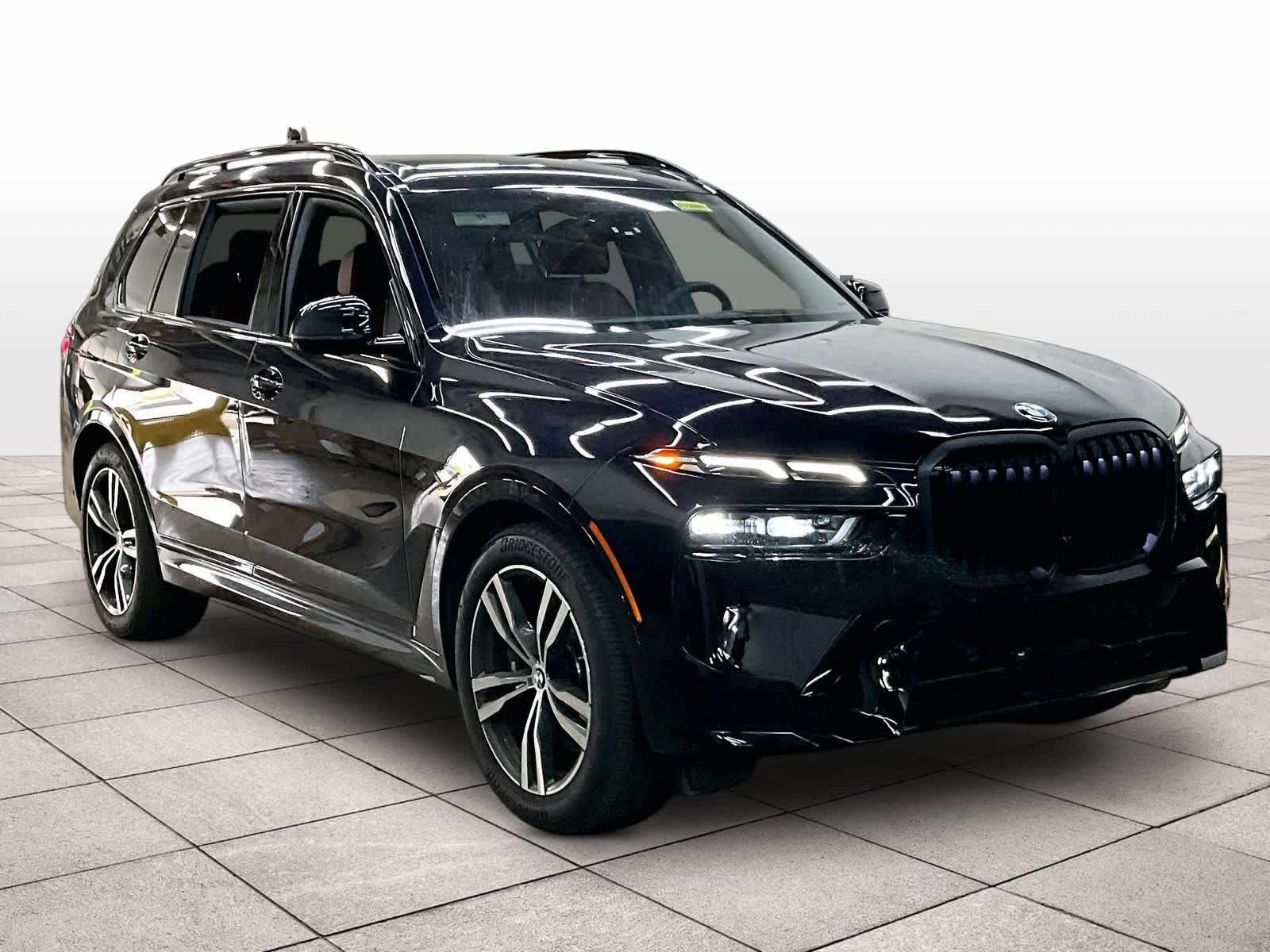 Used 2024 BMW X7 xDrive40i w/ M Sport Package AWD/4WD image 2