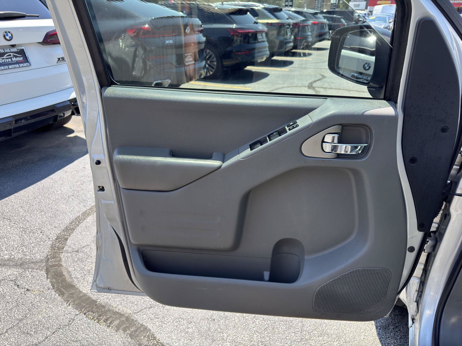 Used 2016 Nissan Frontier SV w/ SV Value Truck Package RWD image 18