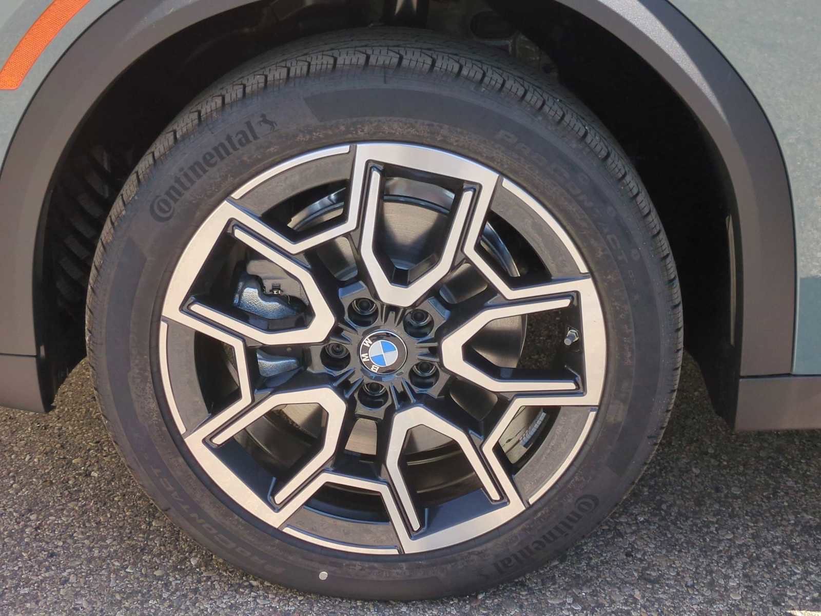 New 2025 BMW X2 xDrive28i w/ Convenience Package image 14