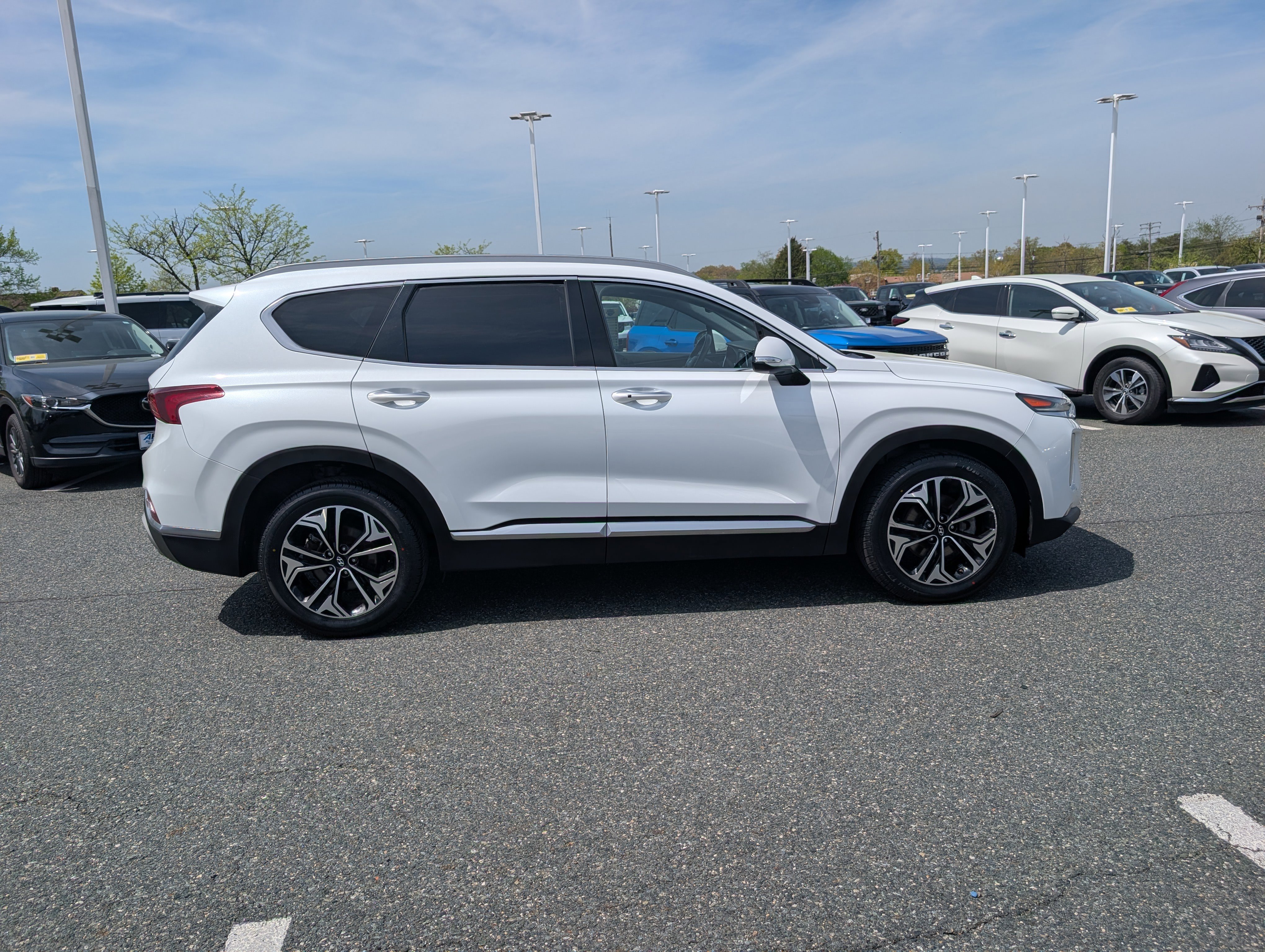 Used 2019 Hyundai Santa Fe Limited FWD image 2
