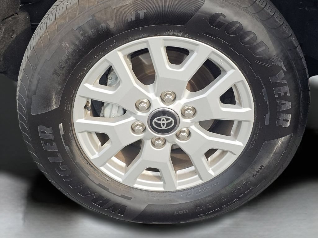 Used 2025 Toyota Tacoma SR5 AWD/4WD image 21