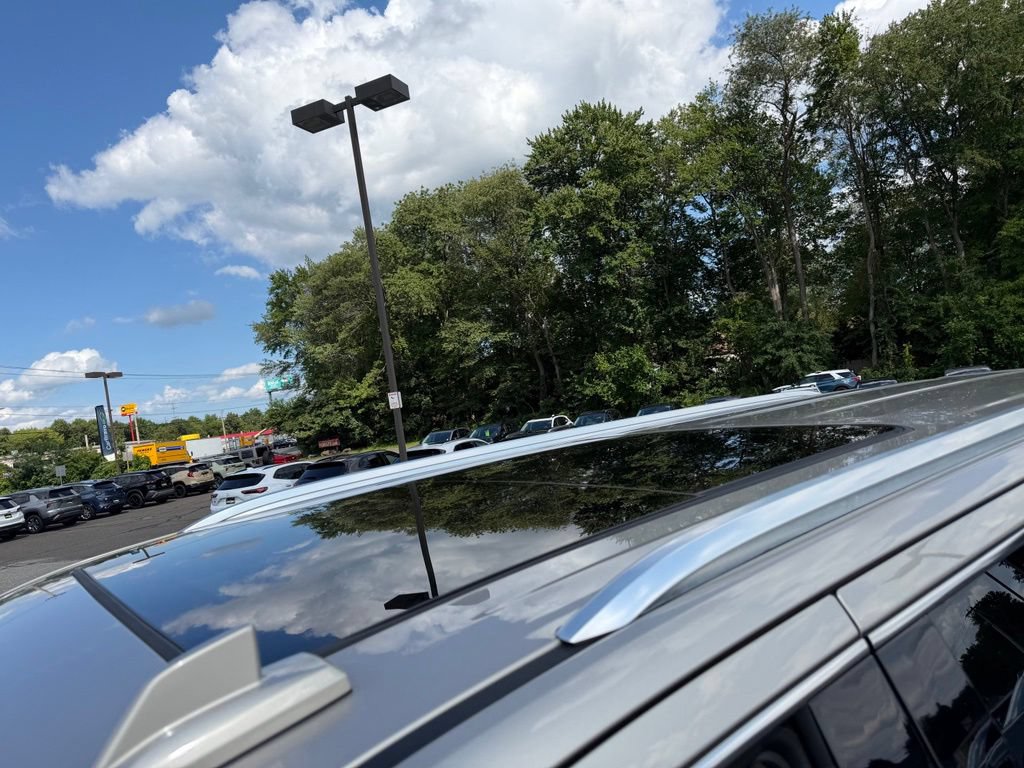 Used 2022 GMC Yukon XL Denali AWD/4WD image 7