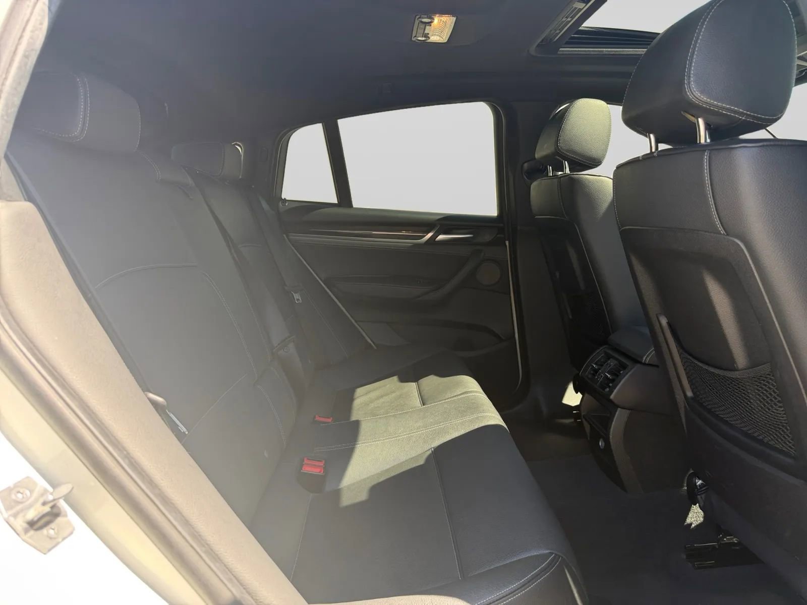 Used 2018 BMW X4 M40i image 33