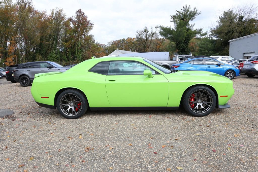 Used 2015 Dodge Challenger SRT w/ Technology Group image 6