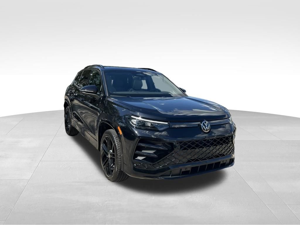 Used 2025 Volkswagen Tiguan SE R-Line AWD/4WD image 7