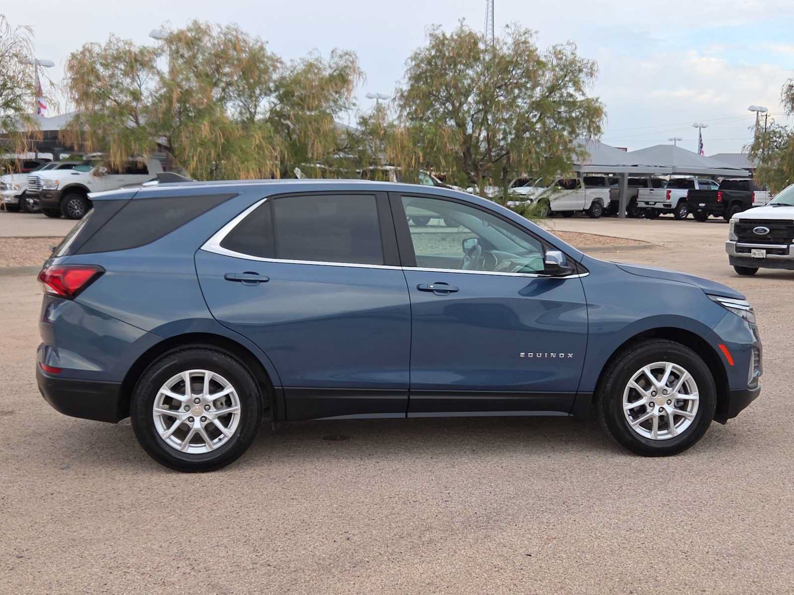 Used 2024 Chevrolet Equinox LT FWD image 9