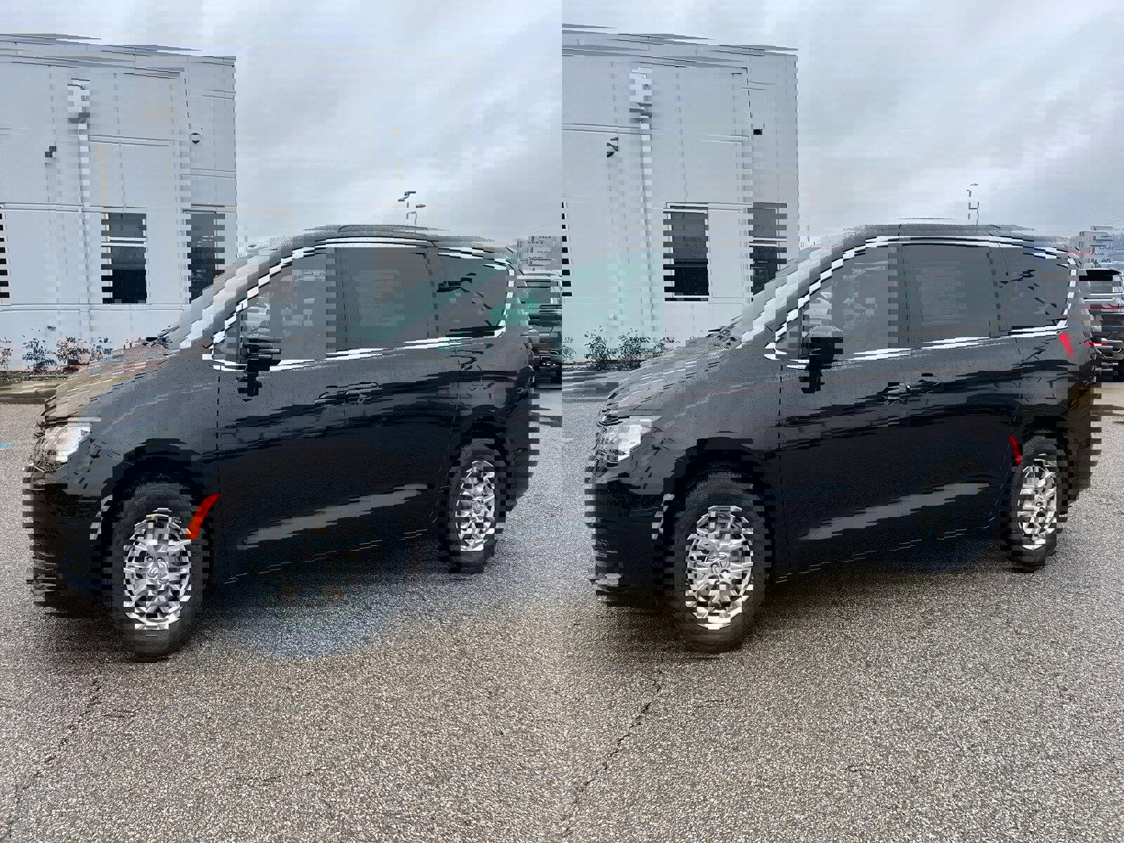 New 2026 Chrysler Voyager LX image 4