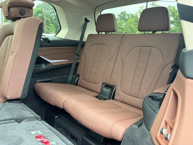 Used 2022 BMW X7 xDrive40i w/ Executive Package AWD/4WD image 14