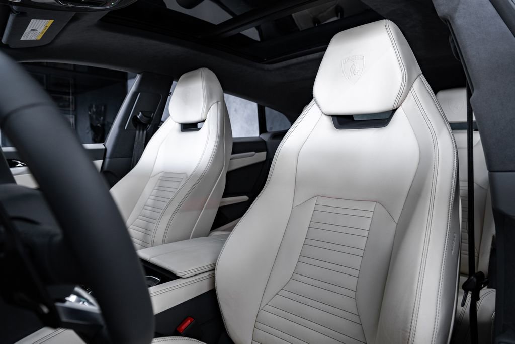 Used 2026 Lamborghini Urus SE AWD/4WD image 22