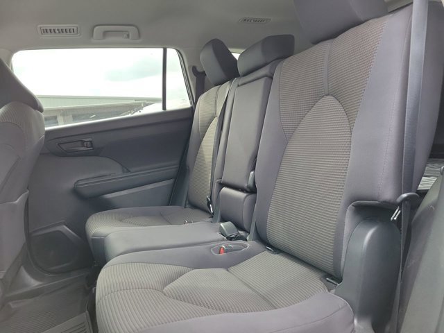 Used 2022 Toyota Highlander L image 20