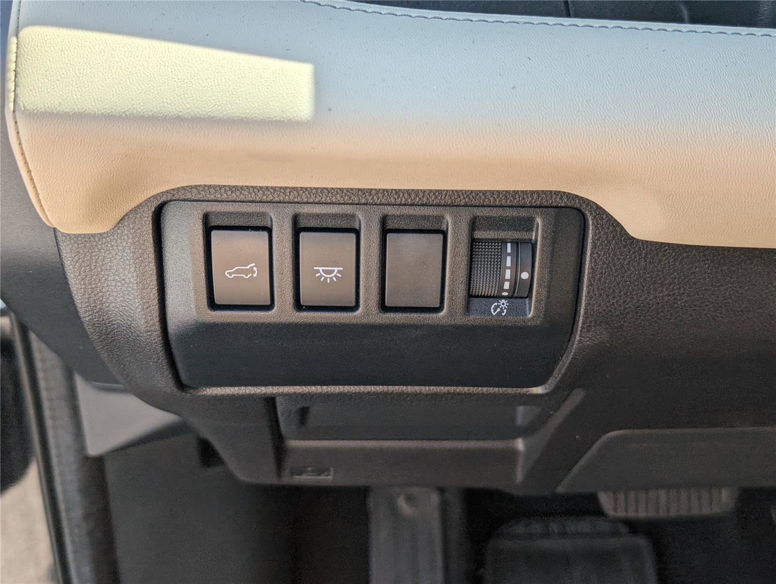 Used 2023 Subaru Ascent Limited AWD/4WD image 25