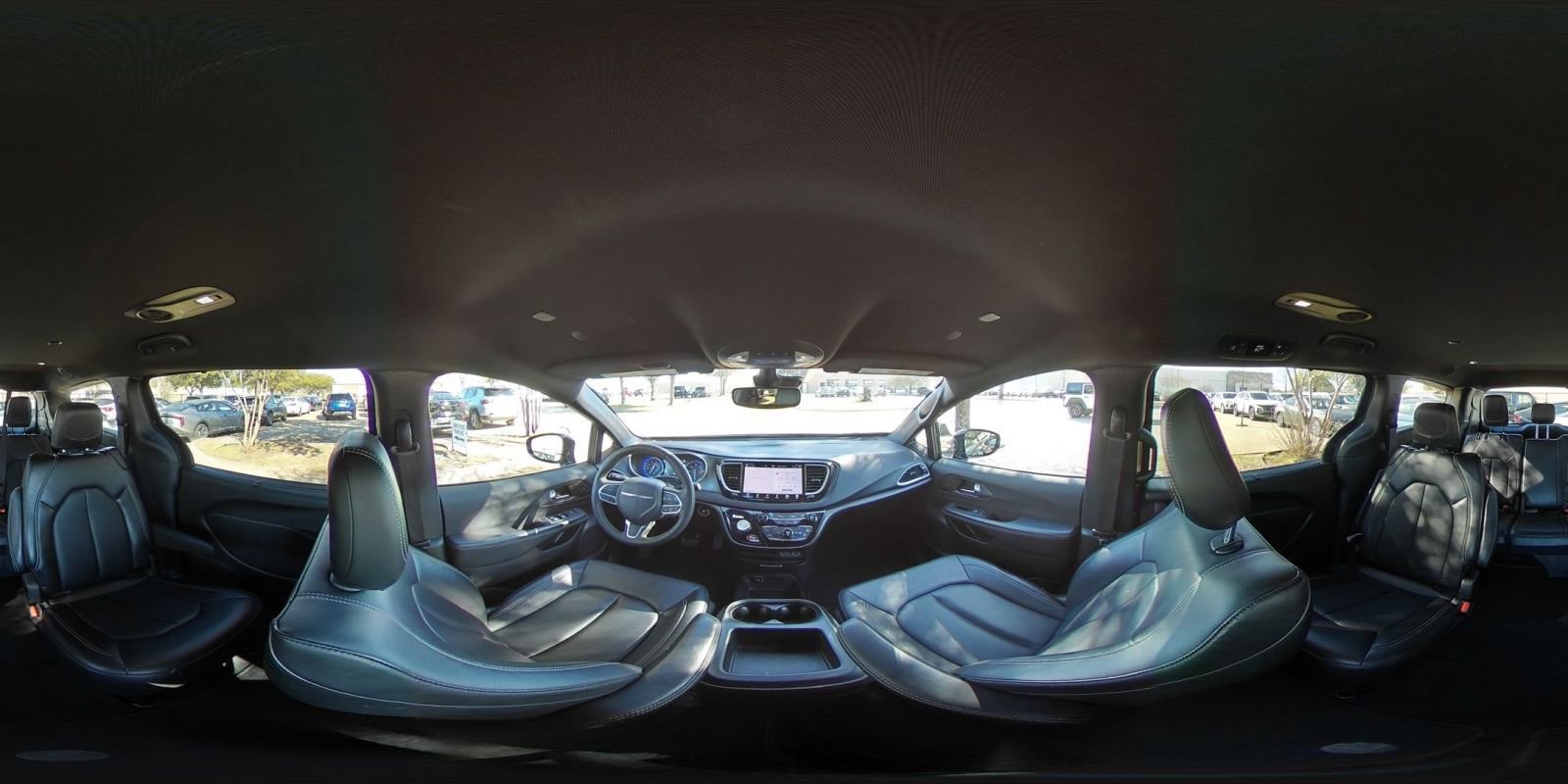 Used 2025 Chrysler Pacifica Select image 44