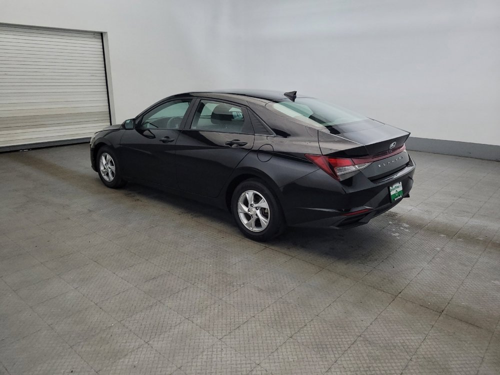 Used 2021 Hyundai Elantra SE w/ Cargo Package FWD image 3