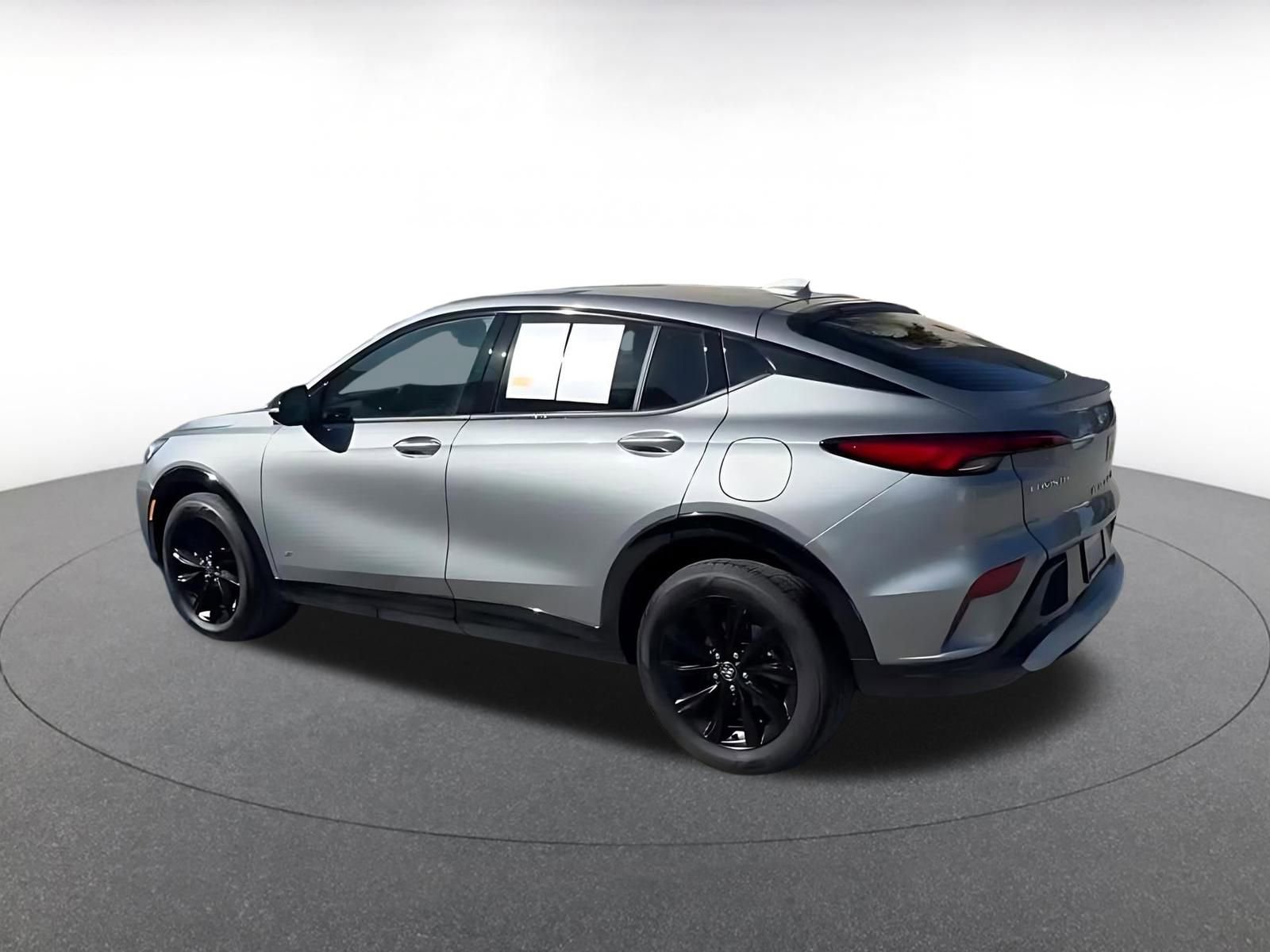 Used 2025 Buick Envista Sport Touring image 10