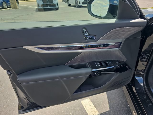New 2026 BMW 750e xDrive AWD/4WD image 14