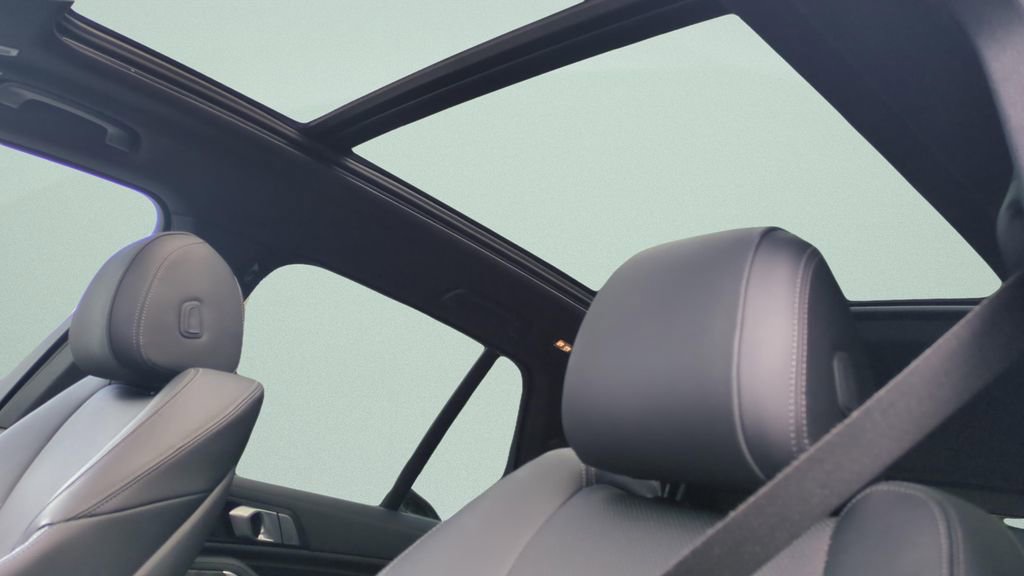 Used 2022 BMW X5 sDrive40i w/ Premium Package RWD image 25