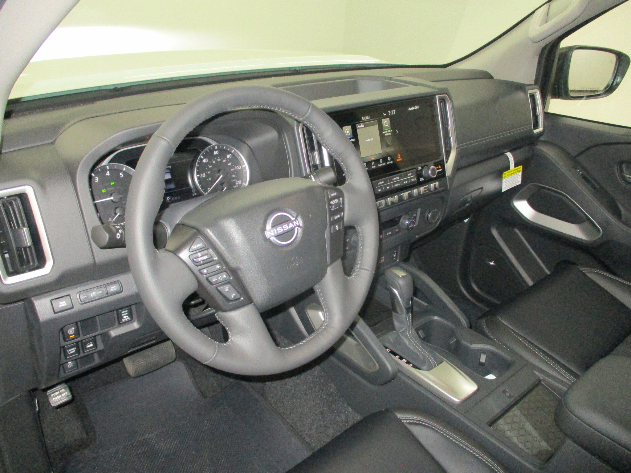 New 2025 Nissan Frontier SL image 15