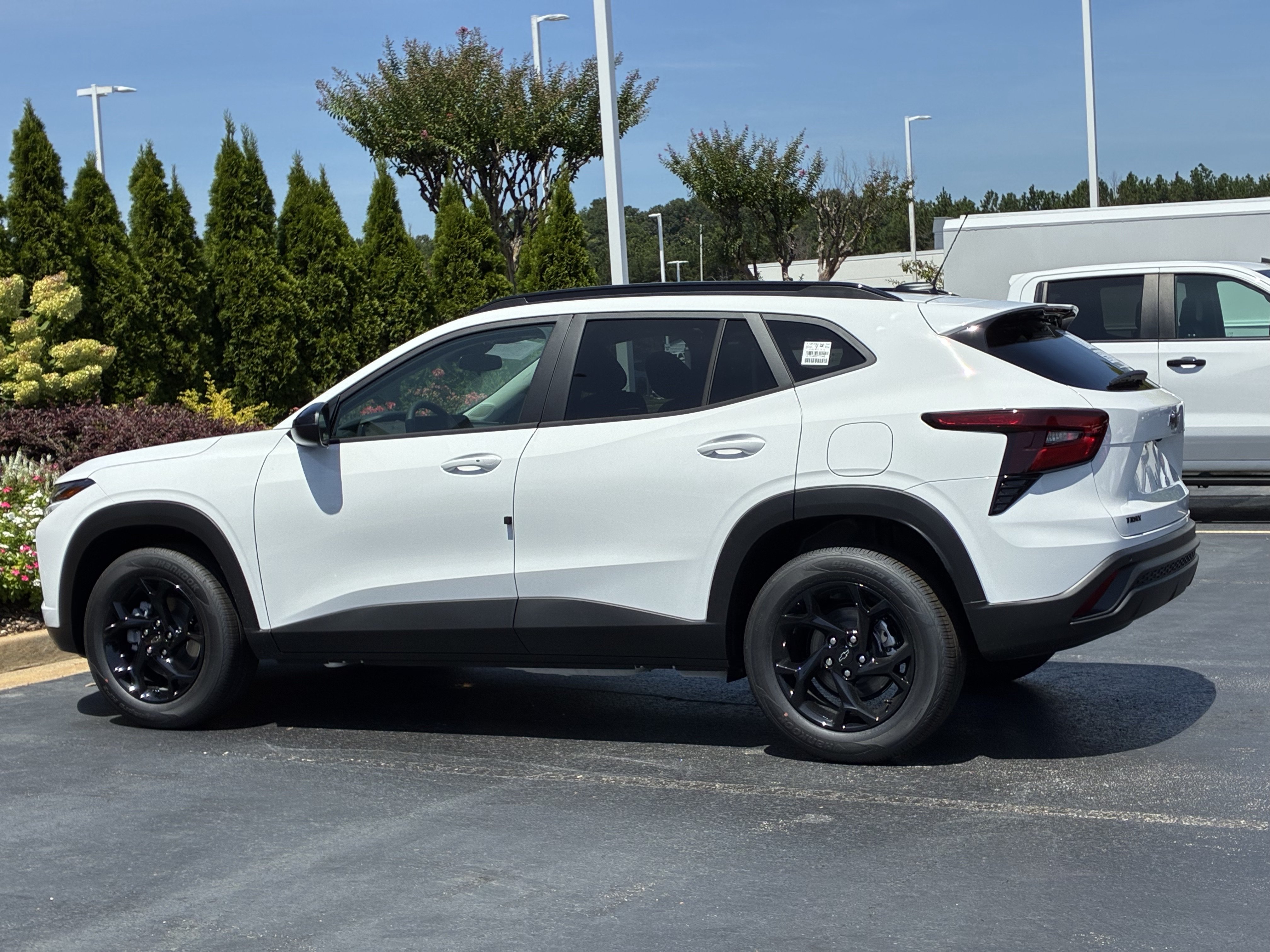 New 2026 Chevrolet Trax LT w/ Driver Confidence Package FWD image 8
