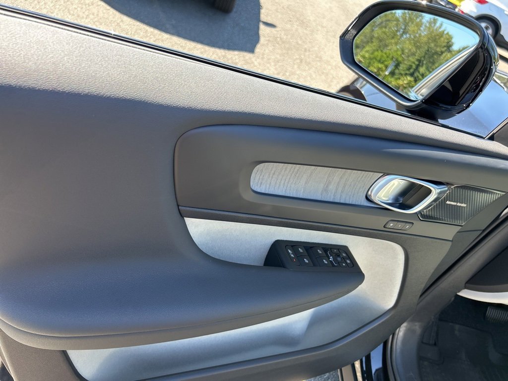 New 2026 Volvo XC40 B5 Ultra w/ Protection Package Premier image 3