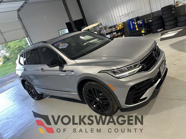 Certified 2022 Volkswagen Tiguan SE R-Line