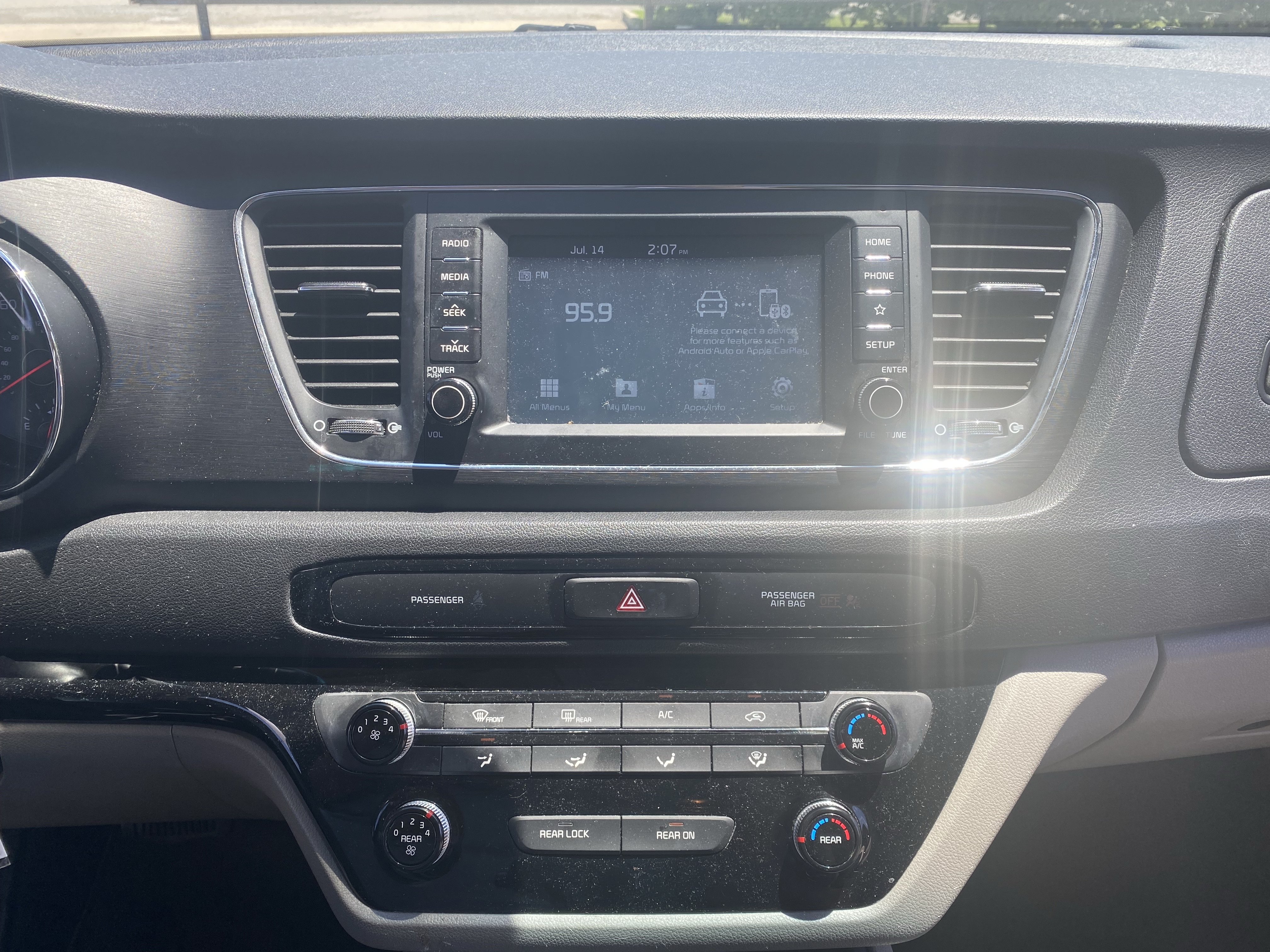 Used 2021 Kia Sedona LX FWD image 6