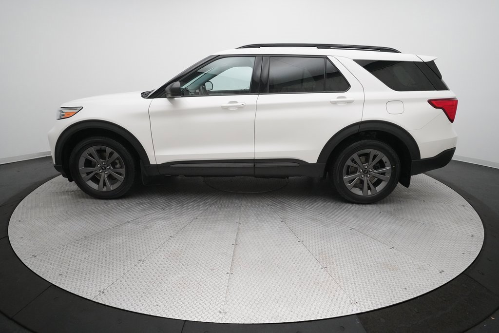 Used 2021 Ford Explorer XLT w/ XLT Sport Appearance Package image 24